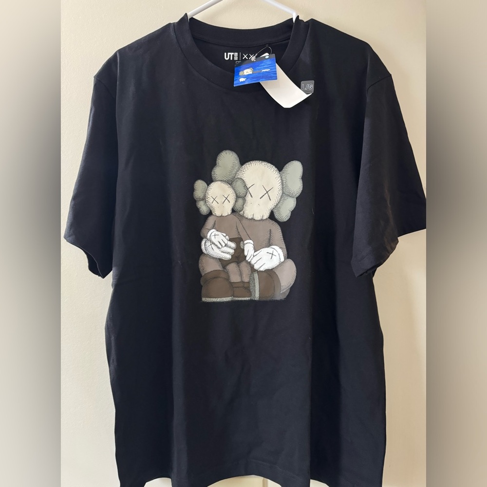 Uniqlo X kaws